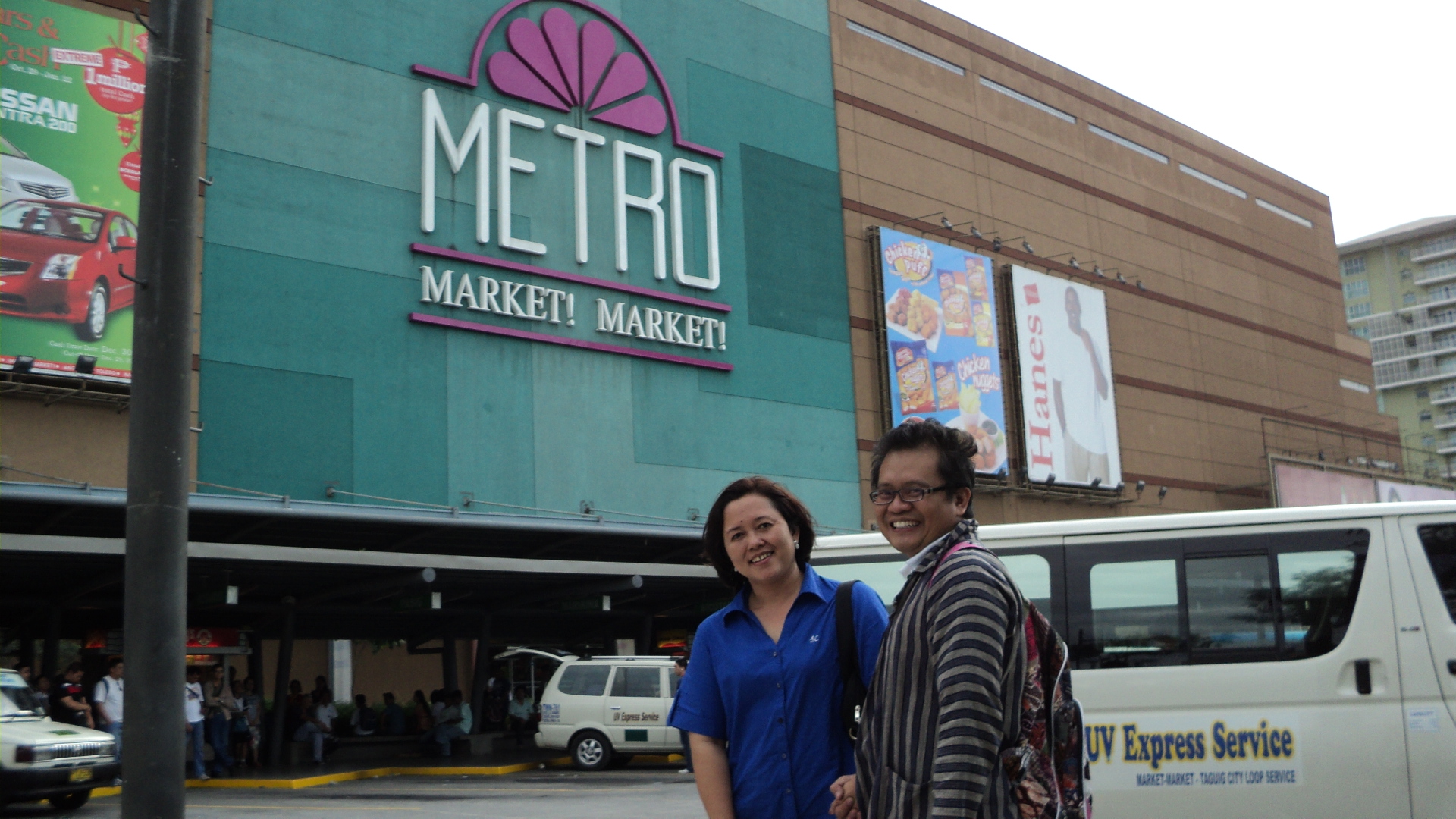 32 Market-Market di Makati